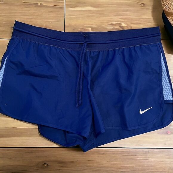 Nike medium running short for women - Picture 1 of 4